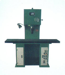 臥式單柱液壓機(jī)安裝中要注意什么 臥式單柱液壓機(jī)安裝中要注意什么